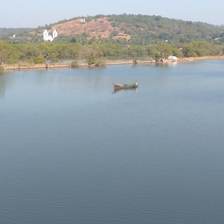 Guitar Home Stays Candolim Exterior photo